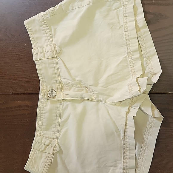 Express Khaki Shorts Sz 6 - Picture 1 of 4